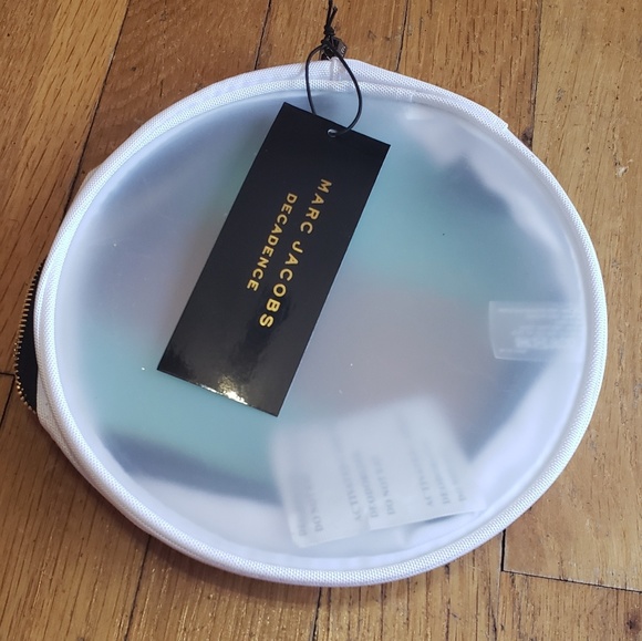 Marc Jacob travel bag, makeup bag - Picture 2 of 4